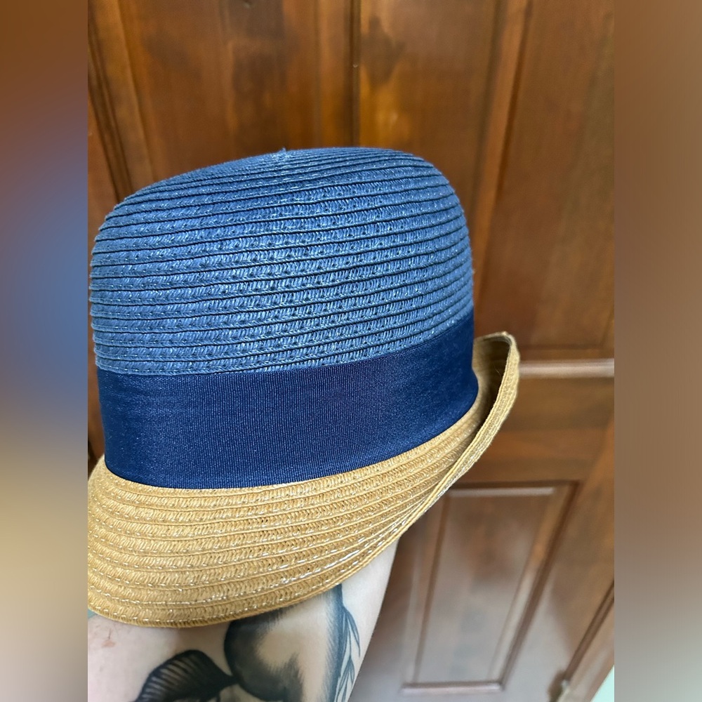 Pretty pre-loved Paper hat, lightweight and perfect for summer! - Picture 6 of 6